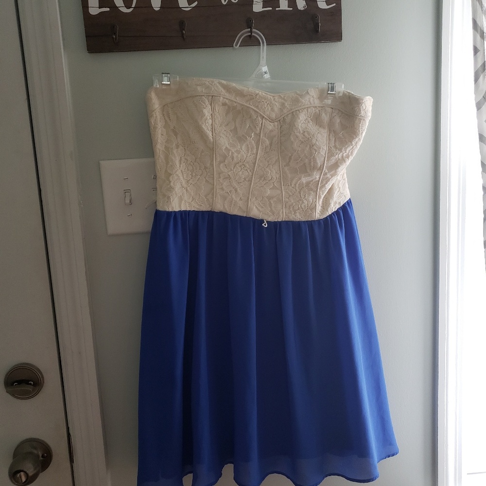 Strapless dress